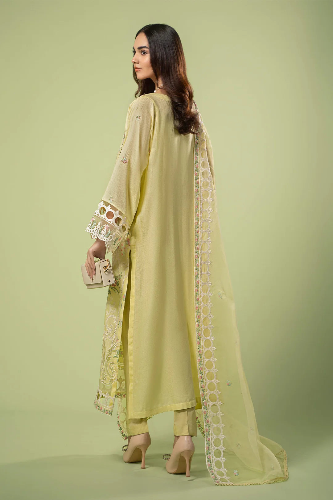 3 PIECE EMBROIDERED LAWN SUIT