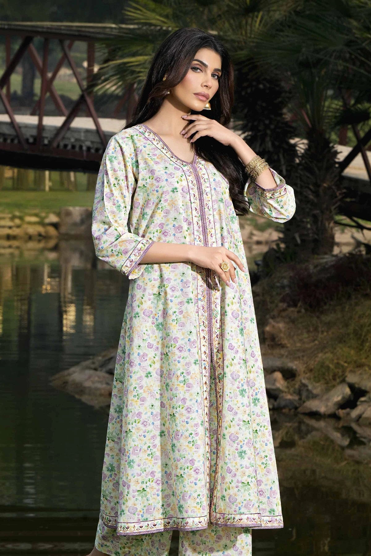 Nishat embroidered 2 Piece Cotton Lawn