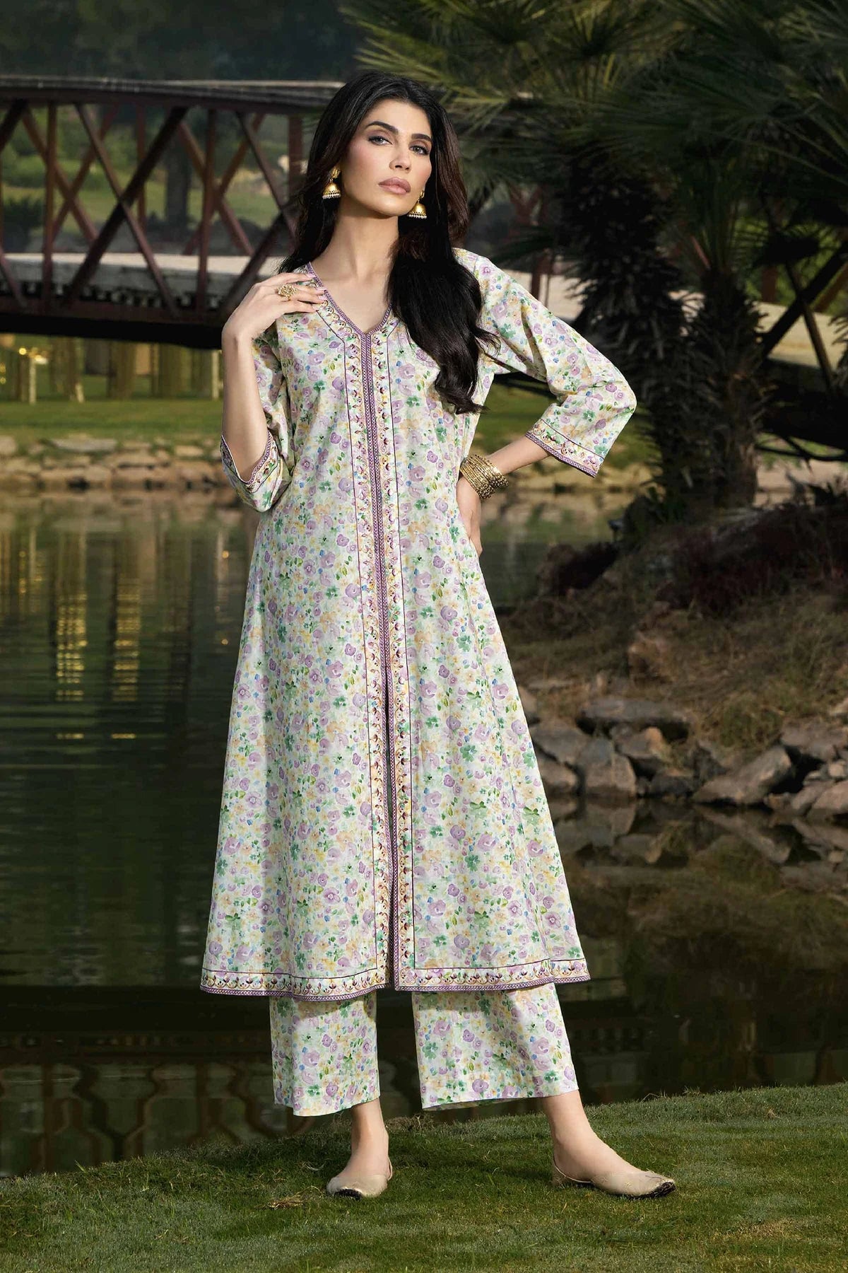 Nishat embroidered 2 Piece Cotton Lawn