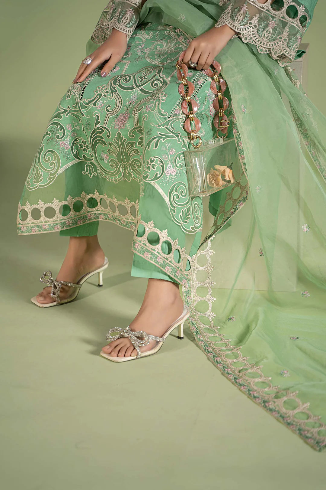 3 PIECE EMBROIDERED LAWN SUIT